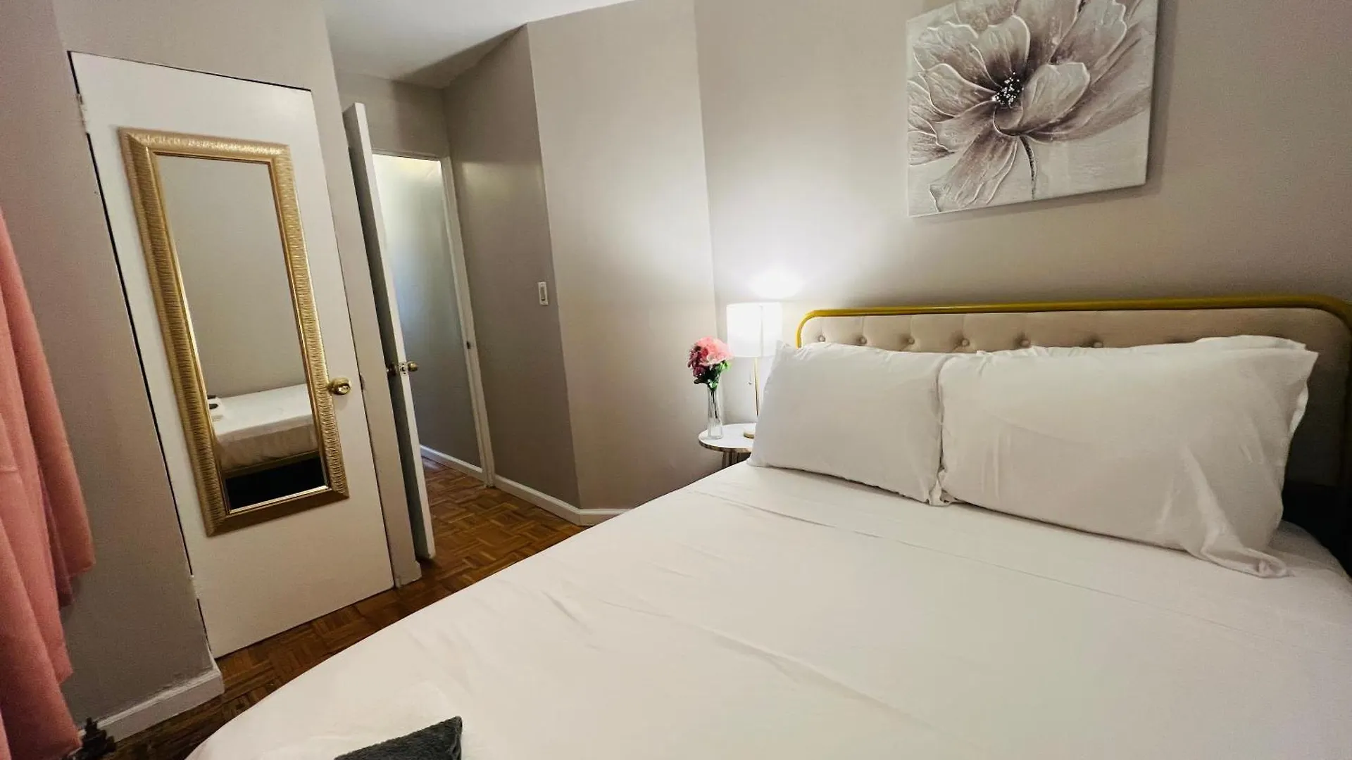 The New Yorker Hotel Westside Apartment