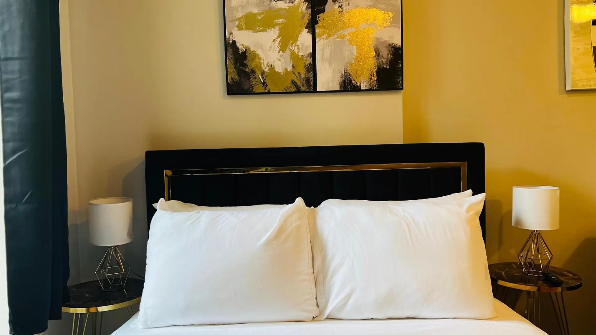 The New Yorker Hotel Westside